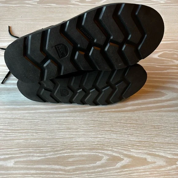 Sorel Black Leather Men's Boots - Picture 2 of 6